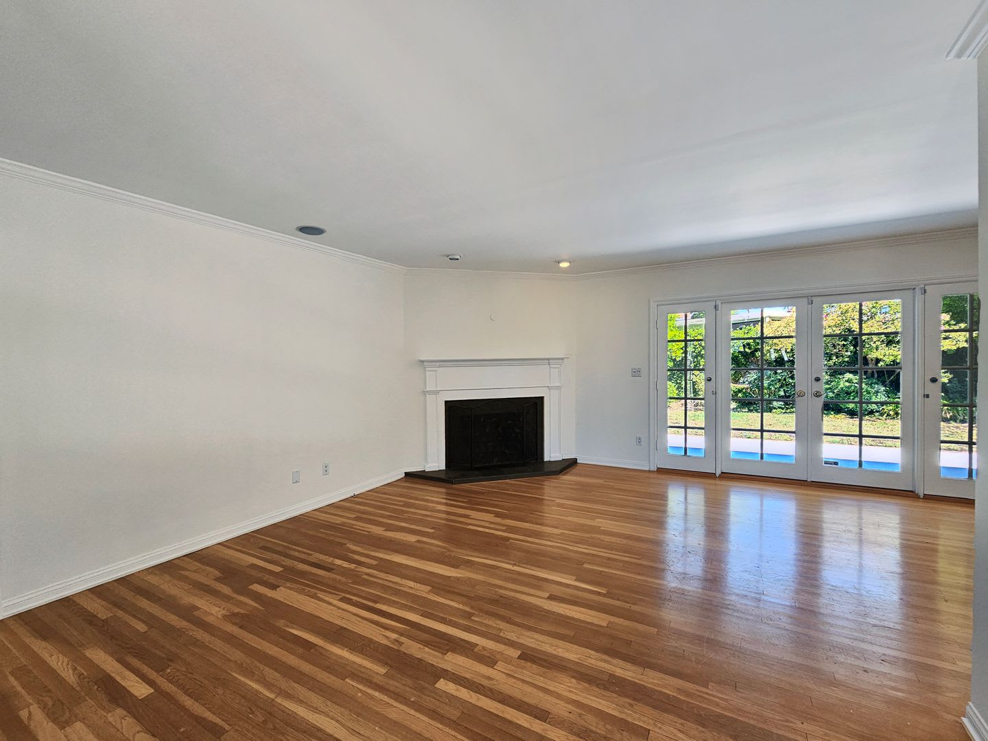 Charming 3BR/2BA in Encino – photo 2
