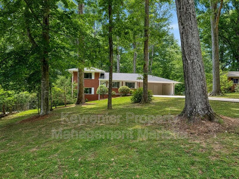 3720 Lake Dr SE – photo 2