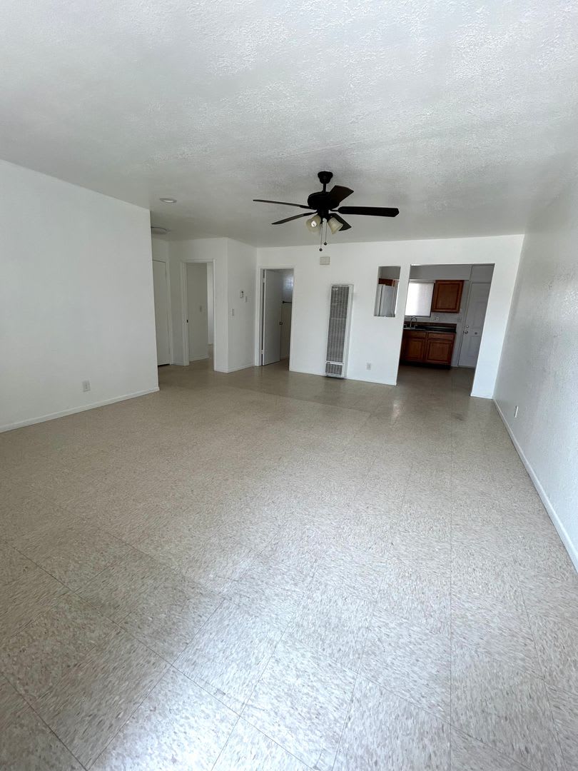 2 Bedroom 1 Bathroom Home Close To Town – photo 2