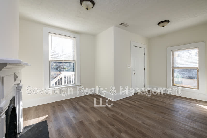 404 Paines Ave NW – photo 5