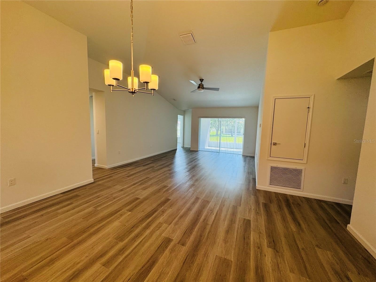 72 LANCELOT Drive – photo 4
