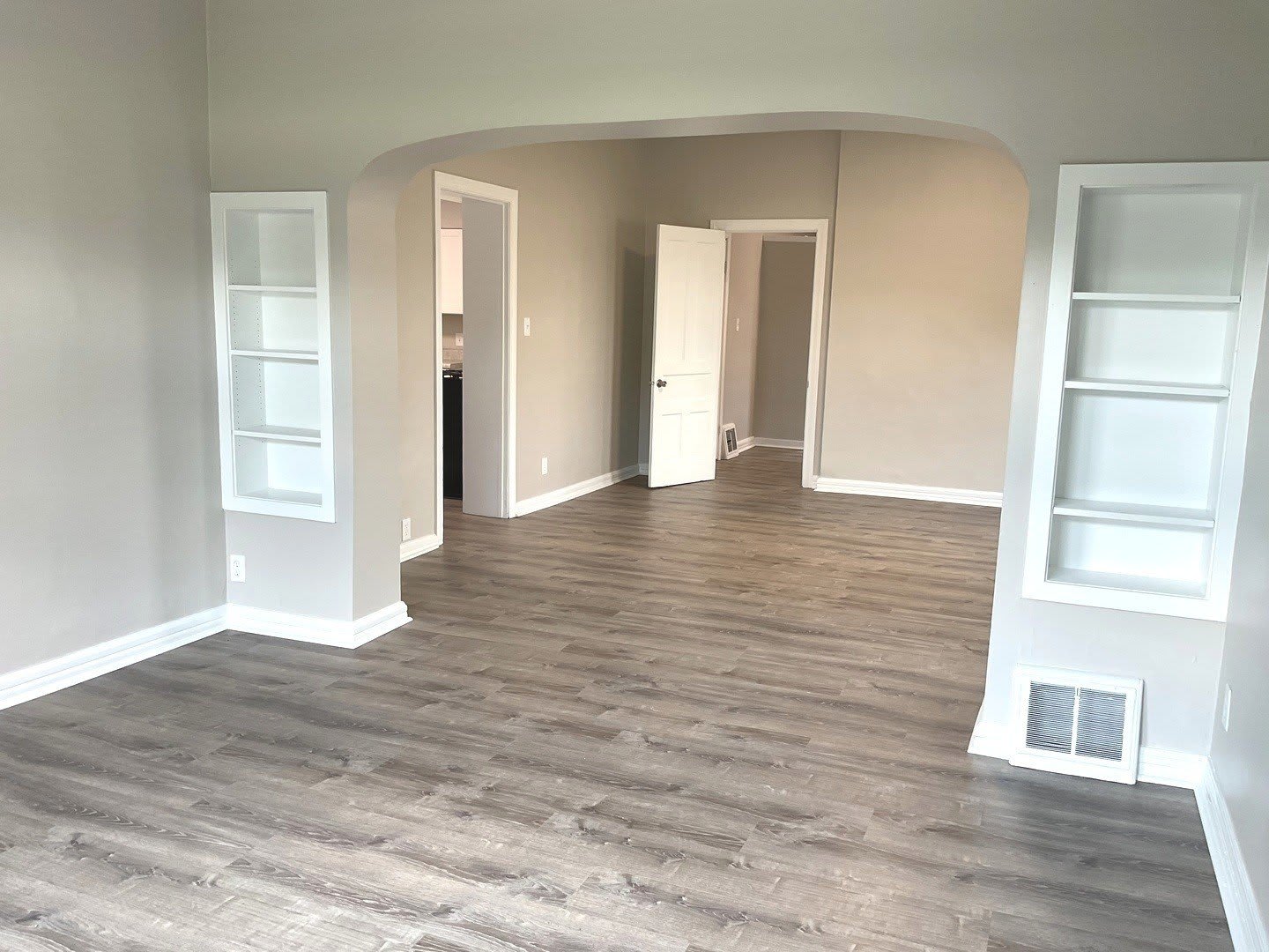 451 W New York Street – photo 2