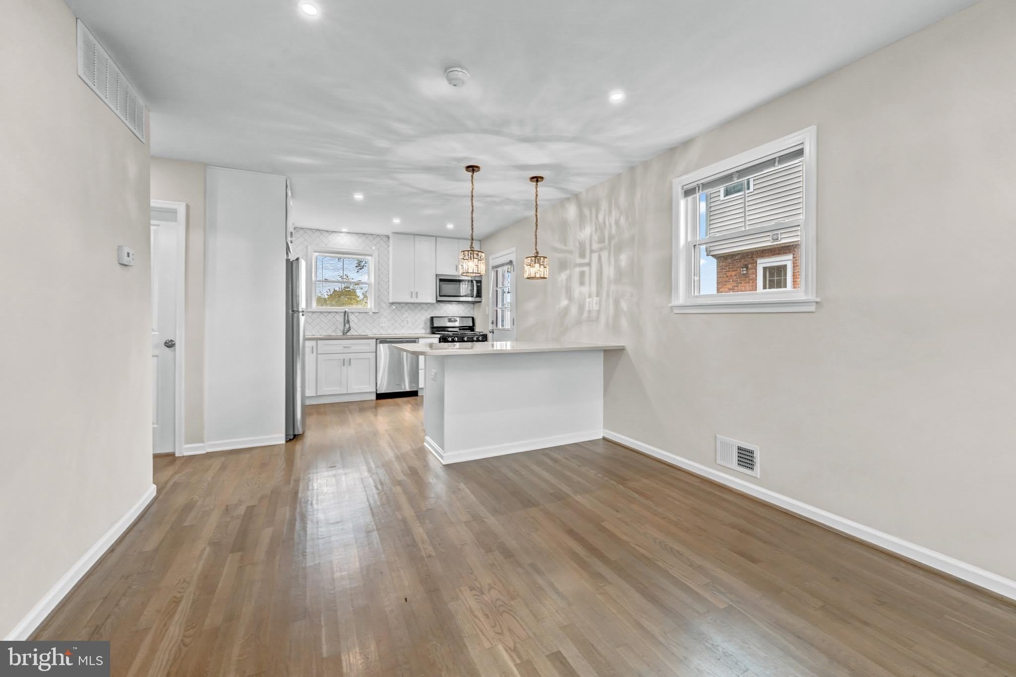 3930 VERMONT Avenue – photo 4
