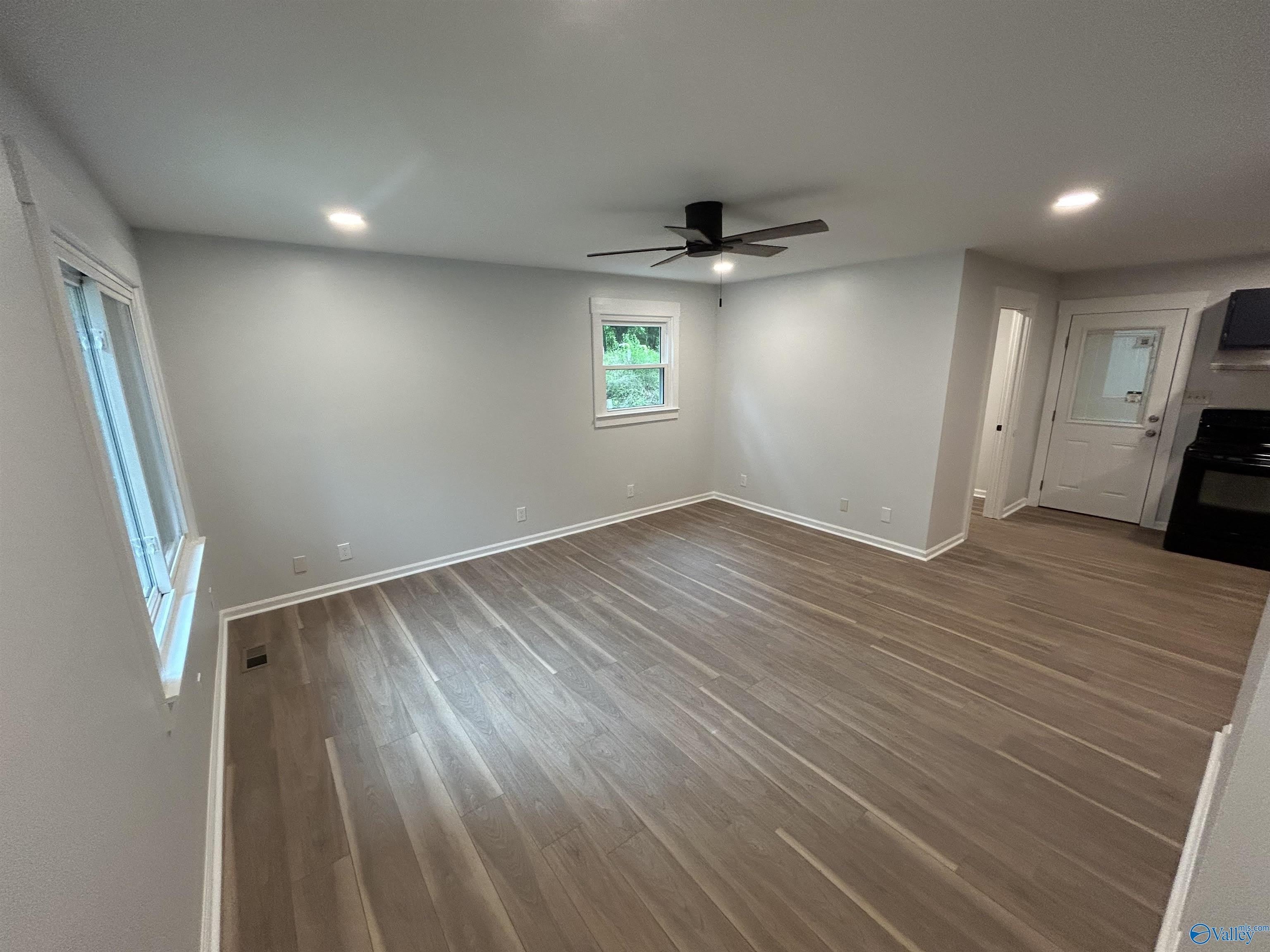 578 W Limestone Road – photo 3