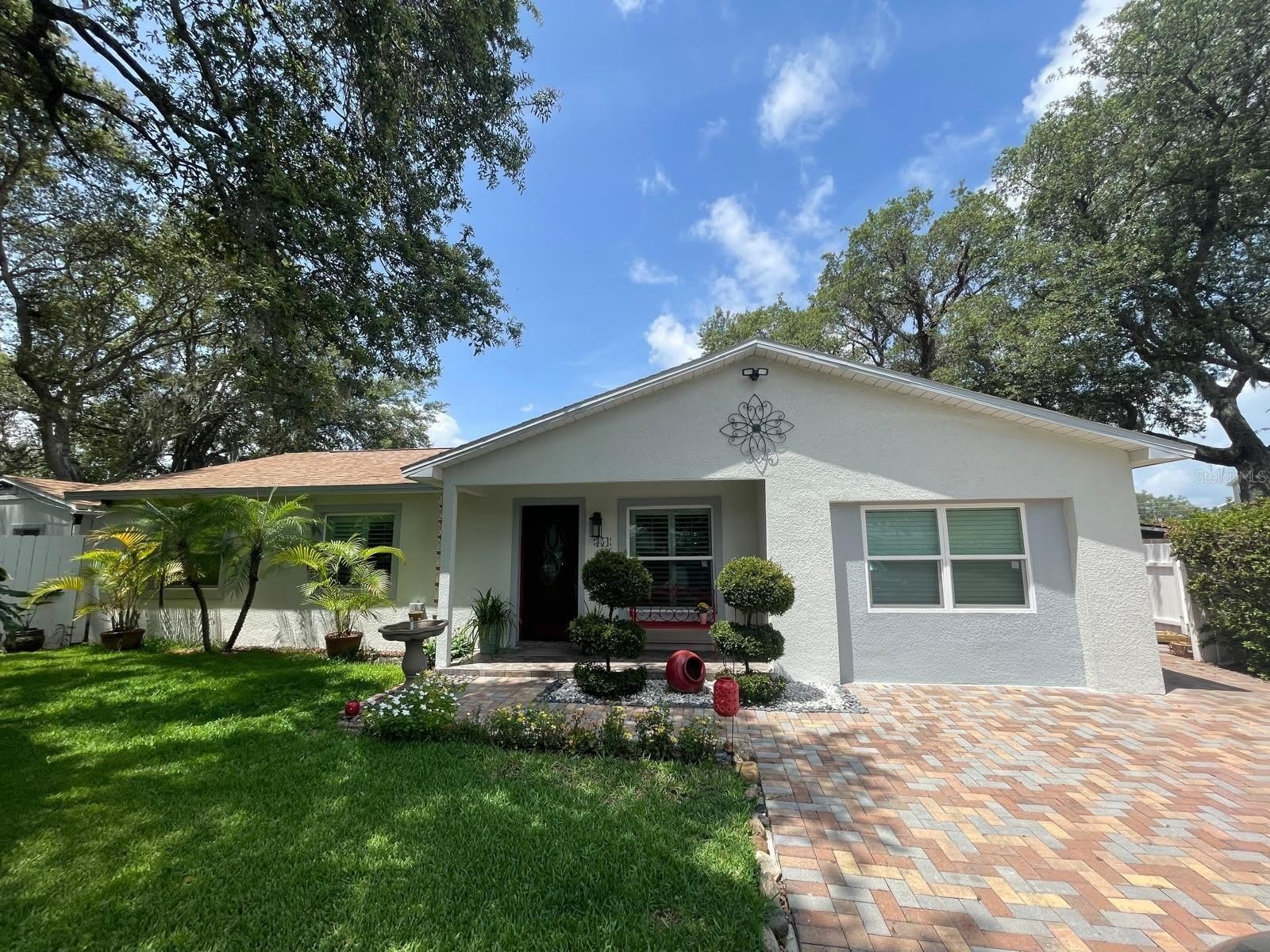 354 SEASONS Court – photo 1