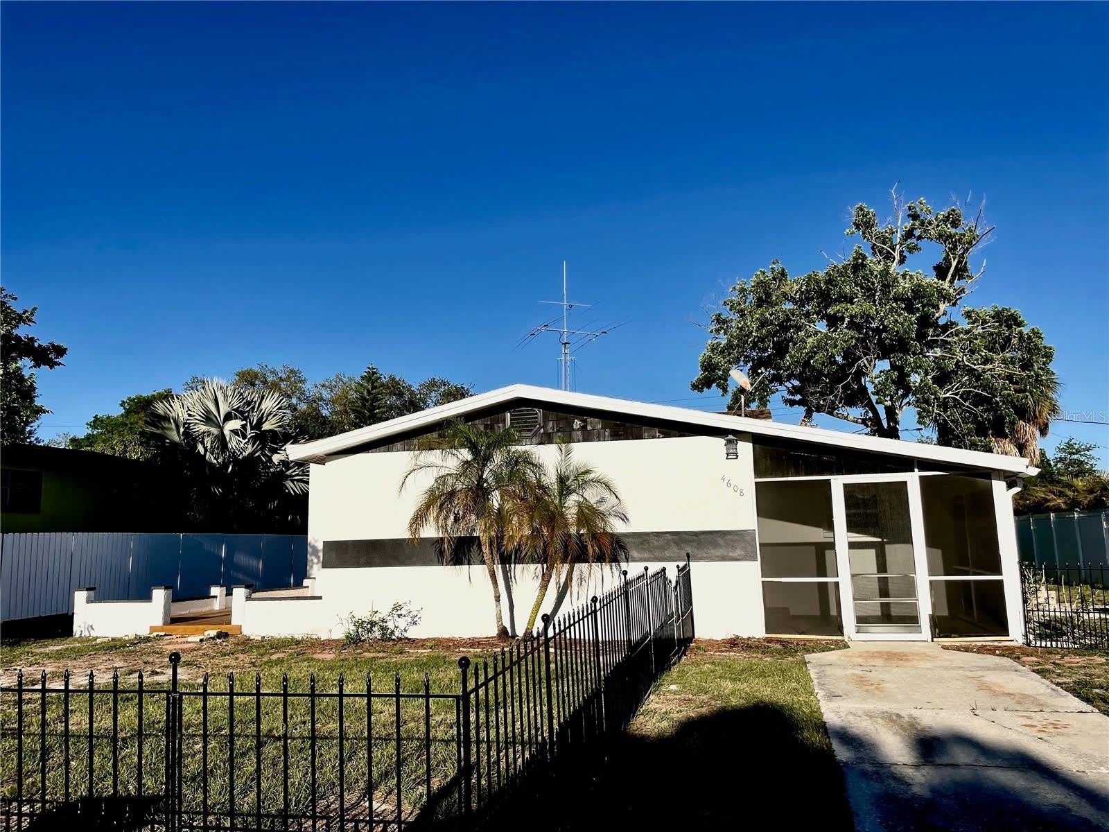 4608 S HESPERIDES Street – photo 1