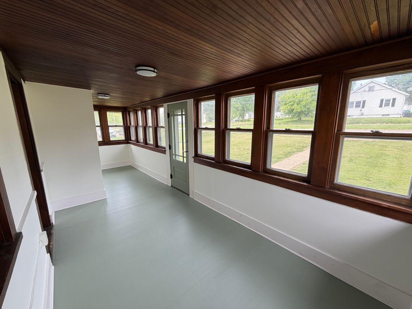 SPACIOUS 2 Bedroom Single Family Home! – photo 3
