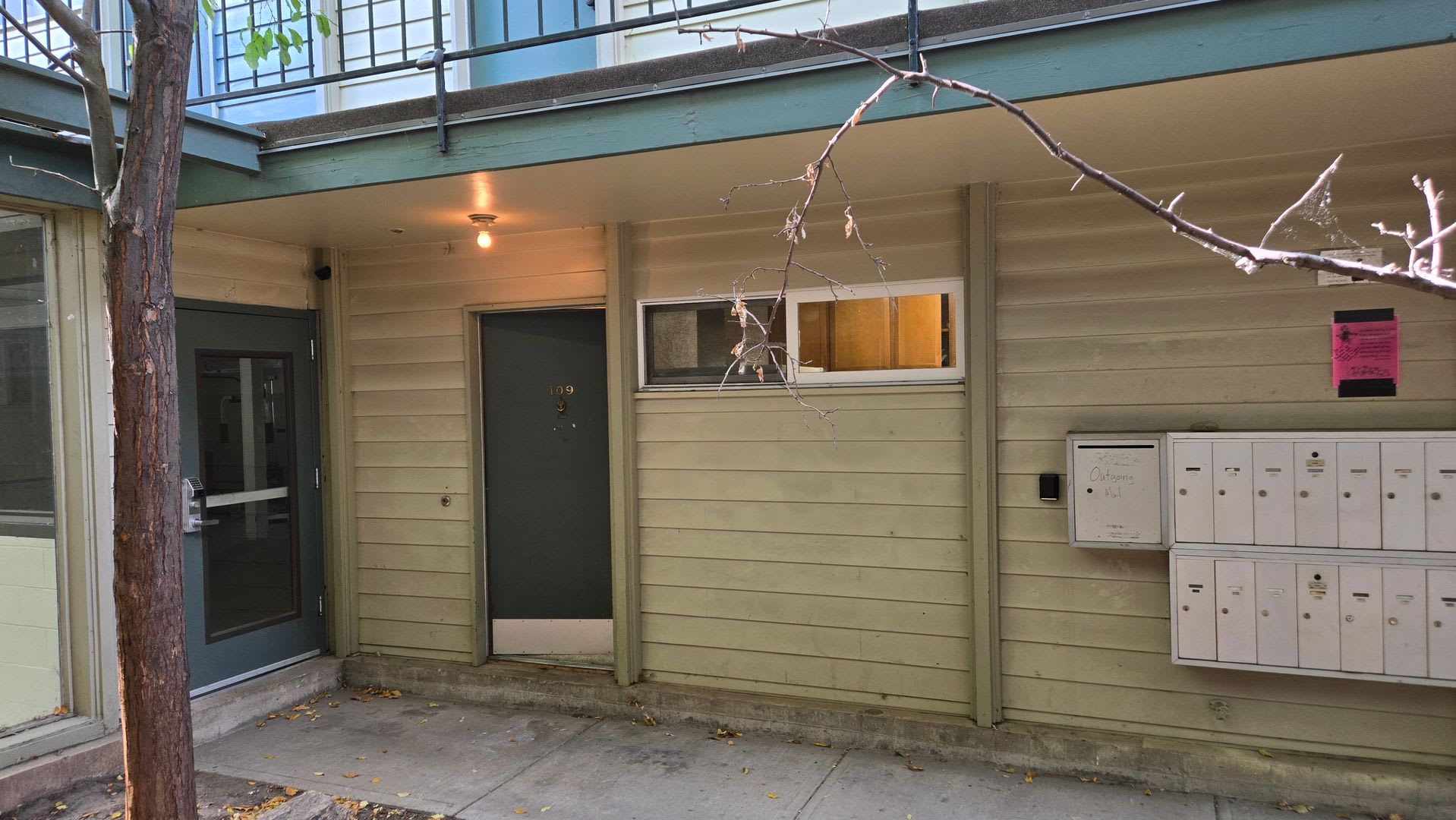 1842 Canyon Blvd – photo 2