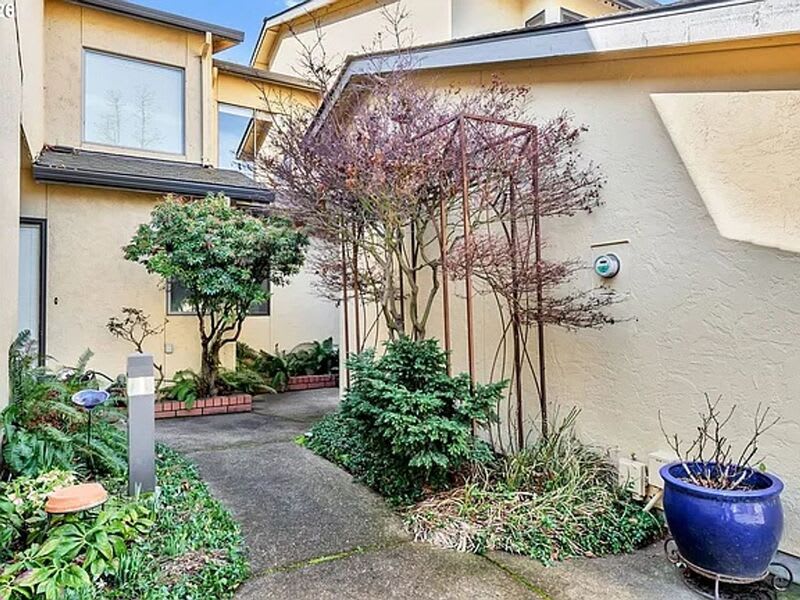 574 Wimbledon Ct – photo 4