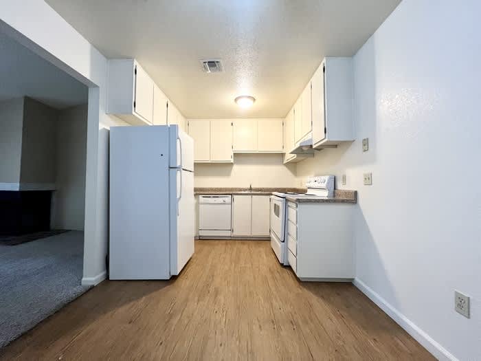 605 Queens Avenue – photo 2