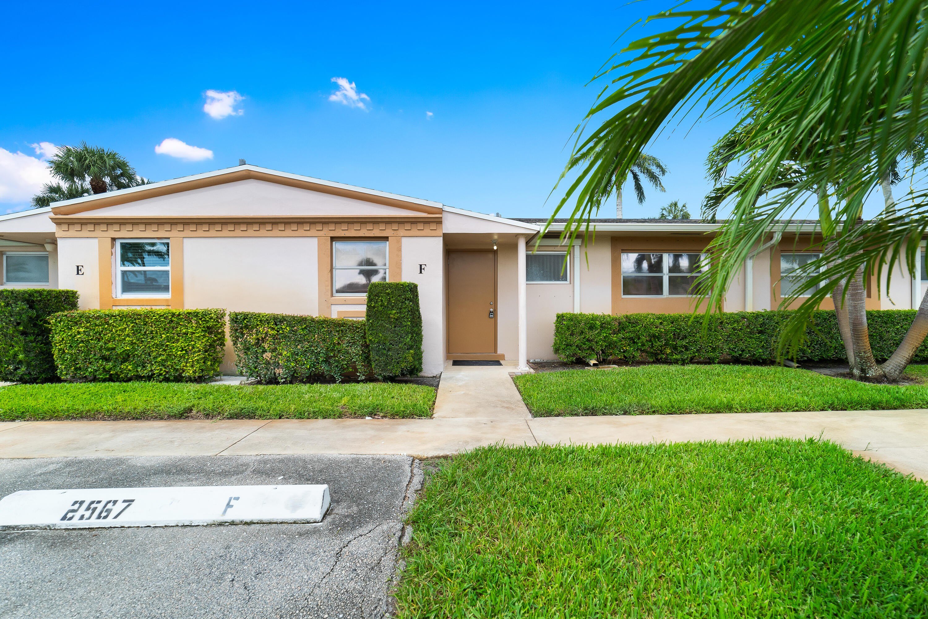 2567 Dudley Drive W – photo 1