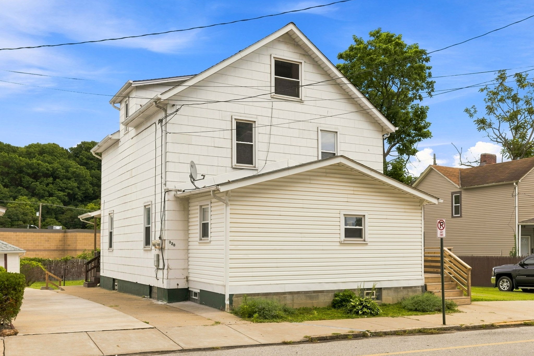 320 Main Street – photo 1