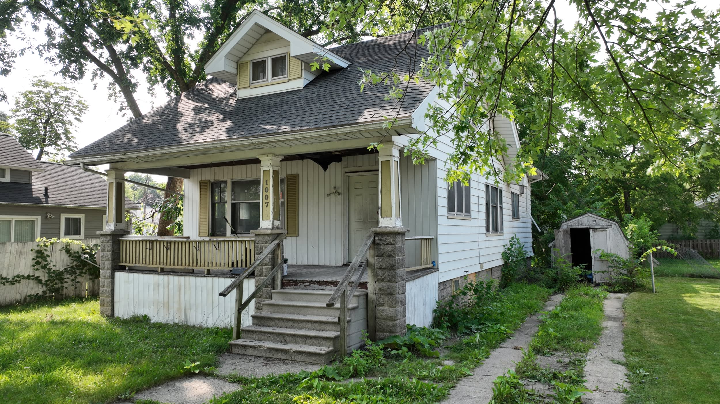 1007 N Oakley St – photo 2