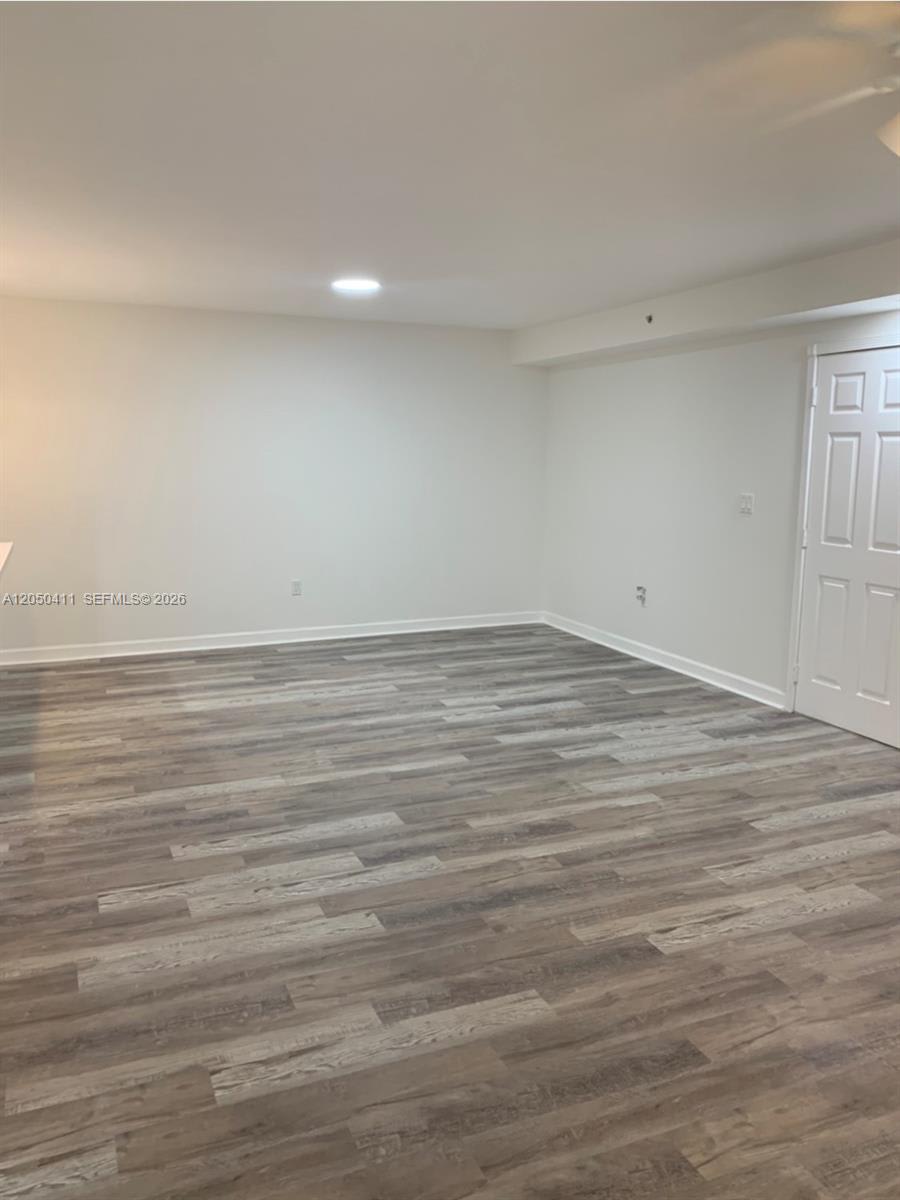 323 Navarre Avenue – photo 5