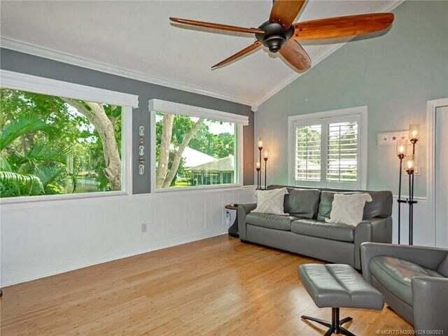 765 SW Rustic Circle – photo 4