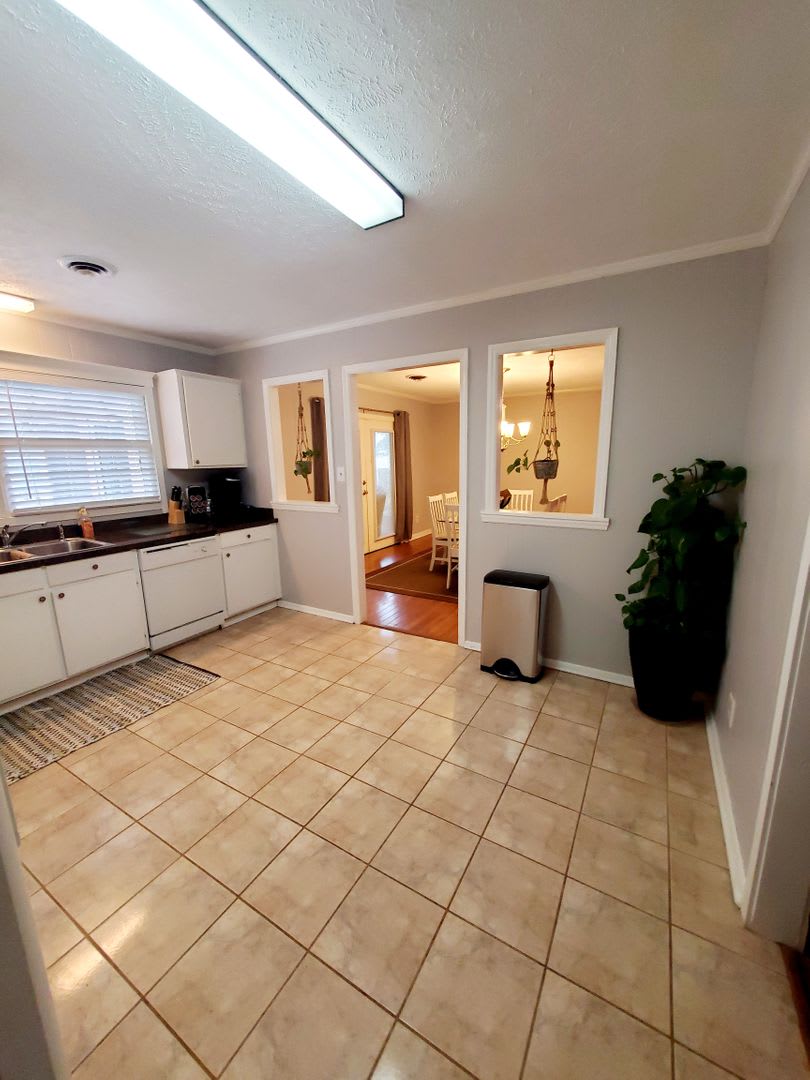 Desireable Home in Surfside Beach just blocks from the ocean – photo 4