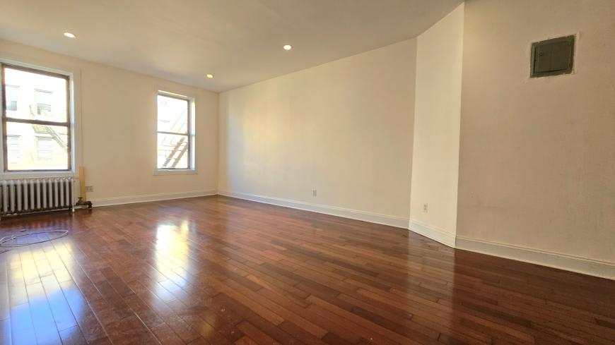 20 Magaw Place – photo 2