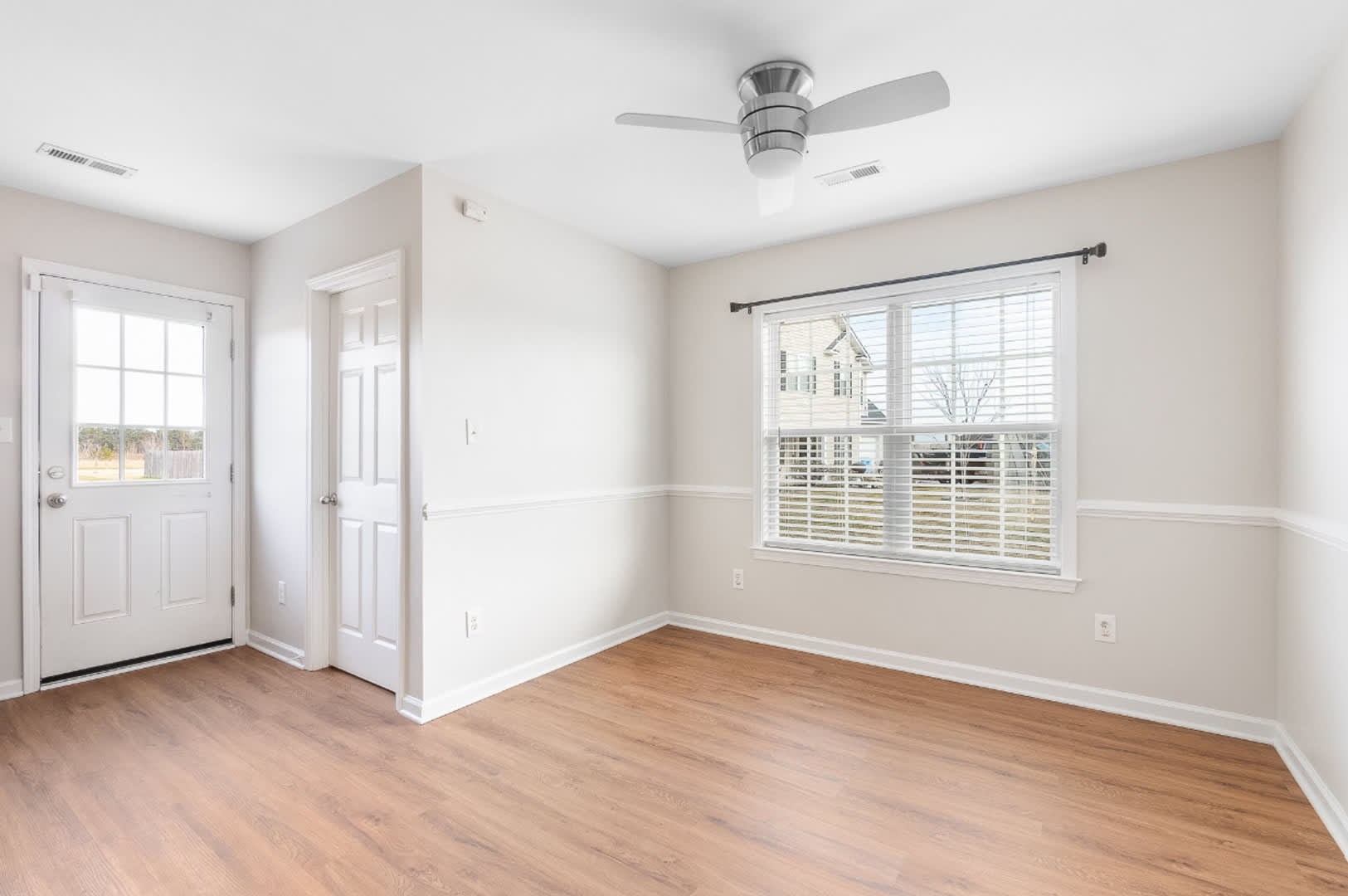 3 Bedroom Home w/ Bonus In Richlands! – photo 5
