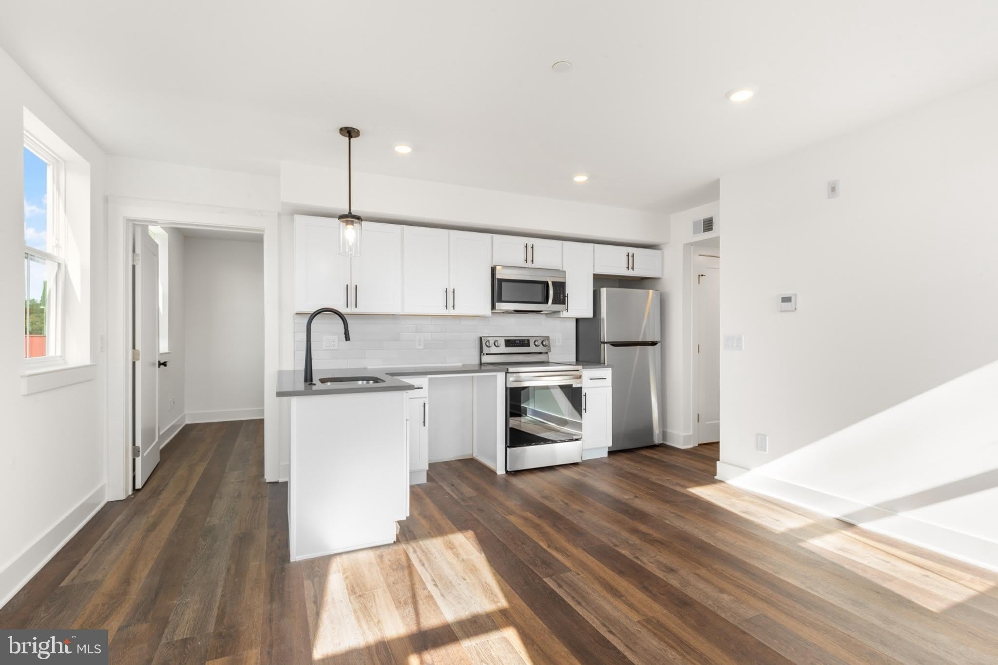 7037 Ridge Avenue – photo 3