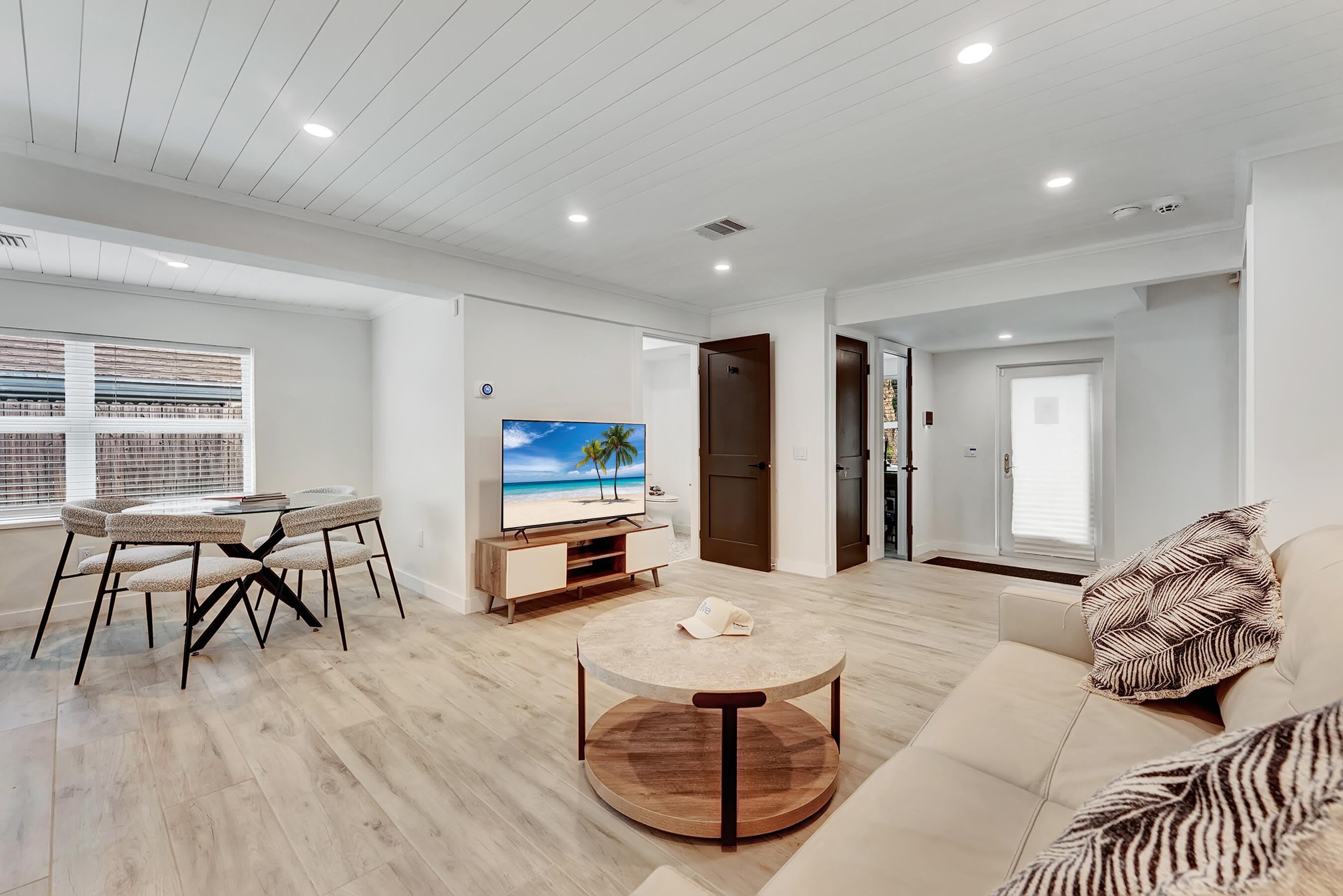320 NW 3rd Avenue – photo 1