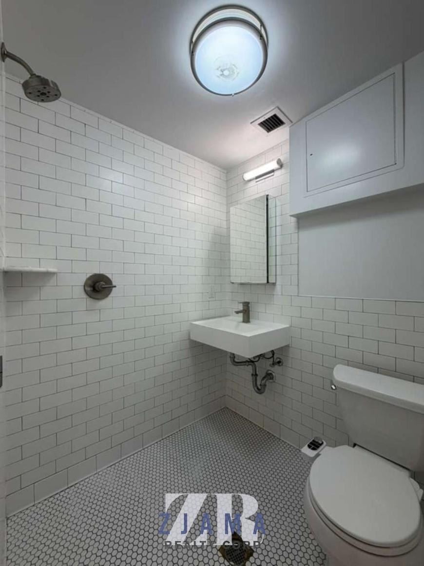 293 Hawthorne Street – photo 5