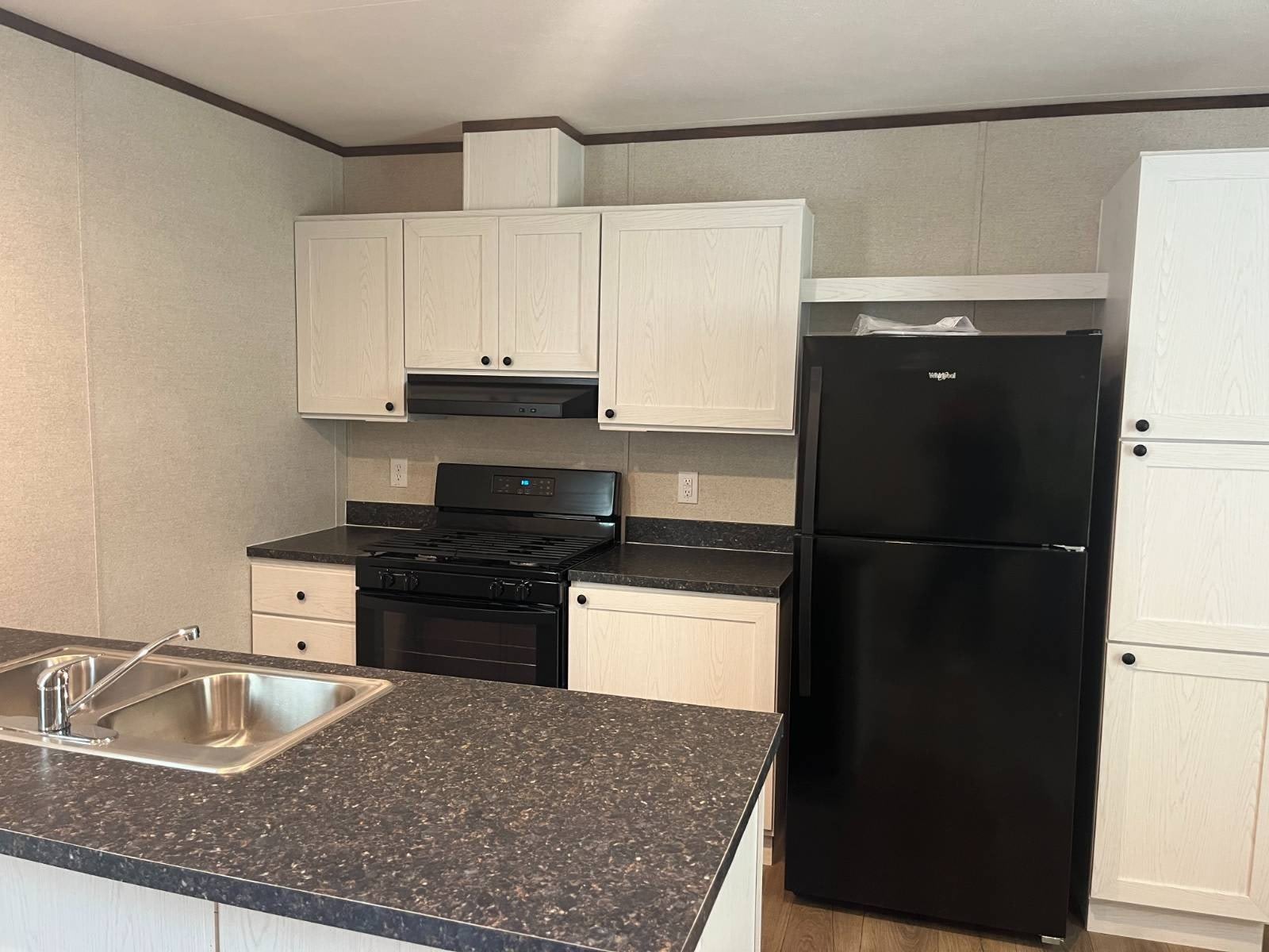 1085 Spring Bay Rd – photo 2