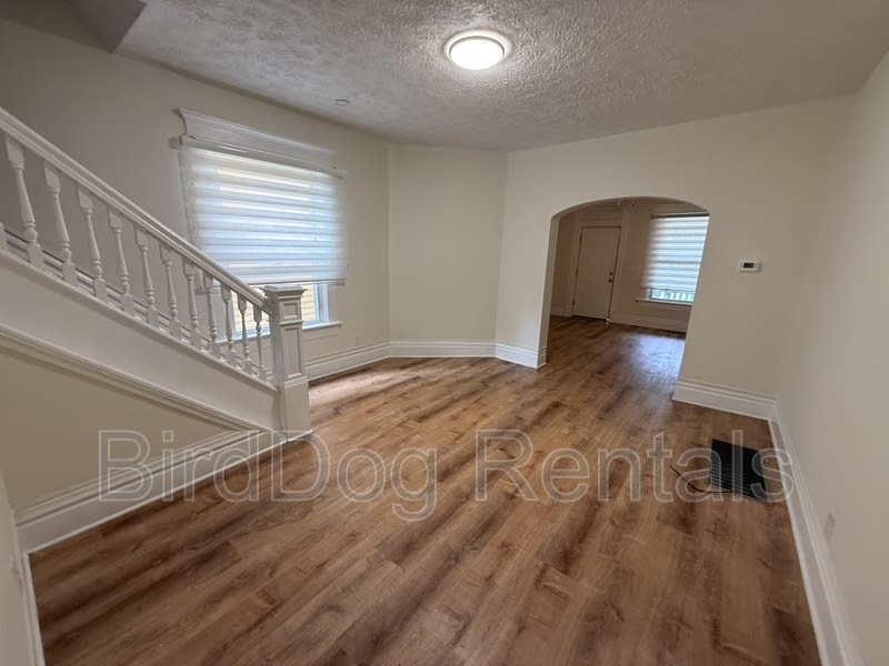 1524 Franklin Avenue – photo 5