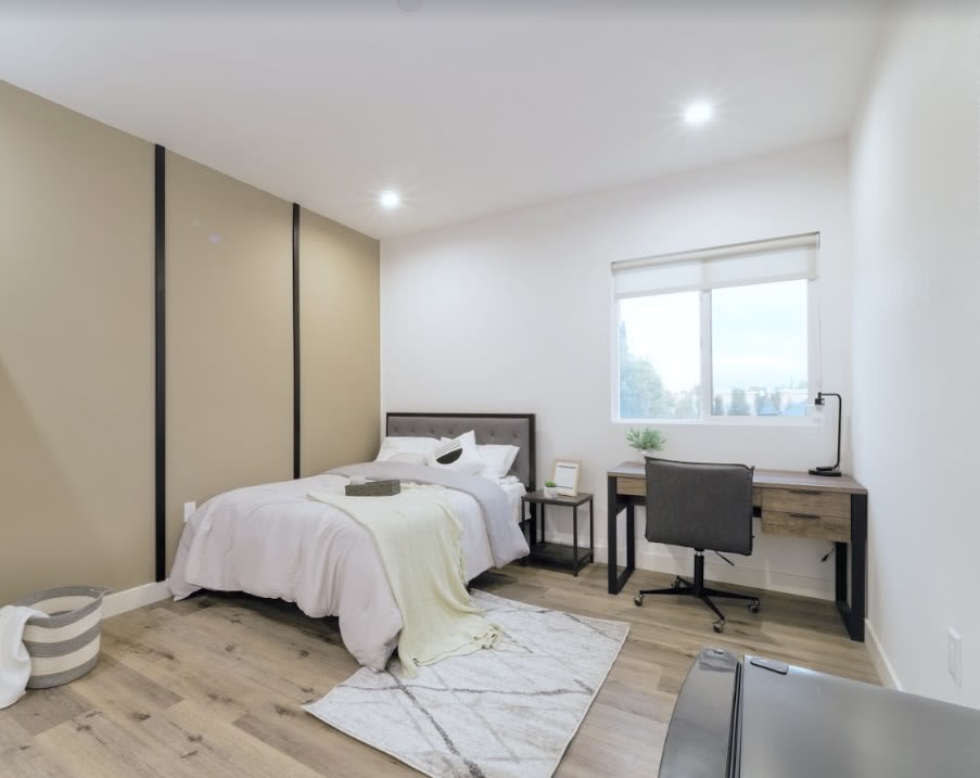 1455 W 36th Street – photo 1