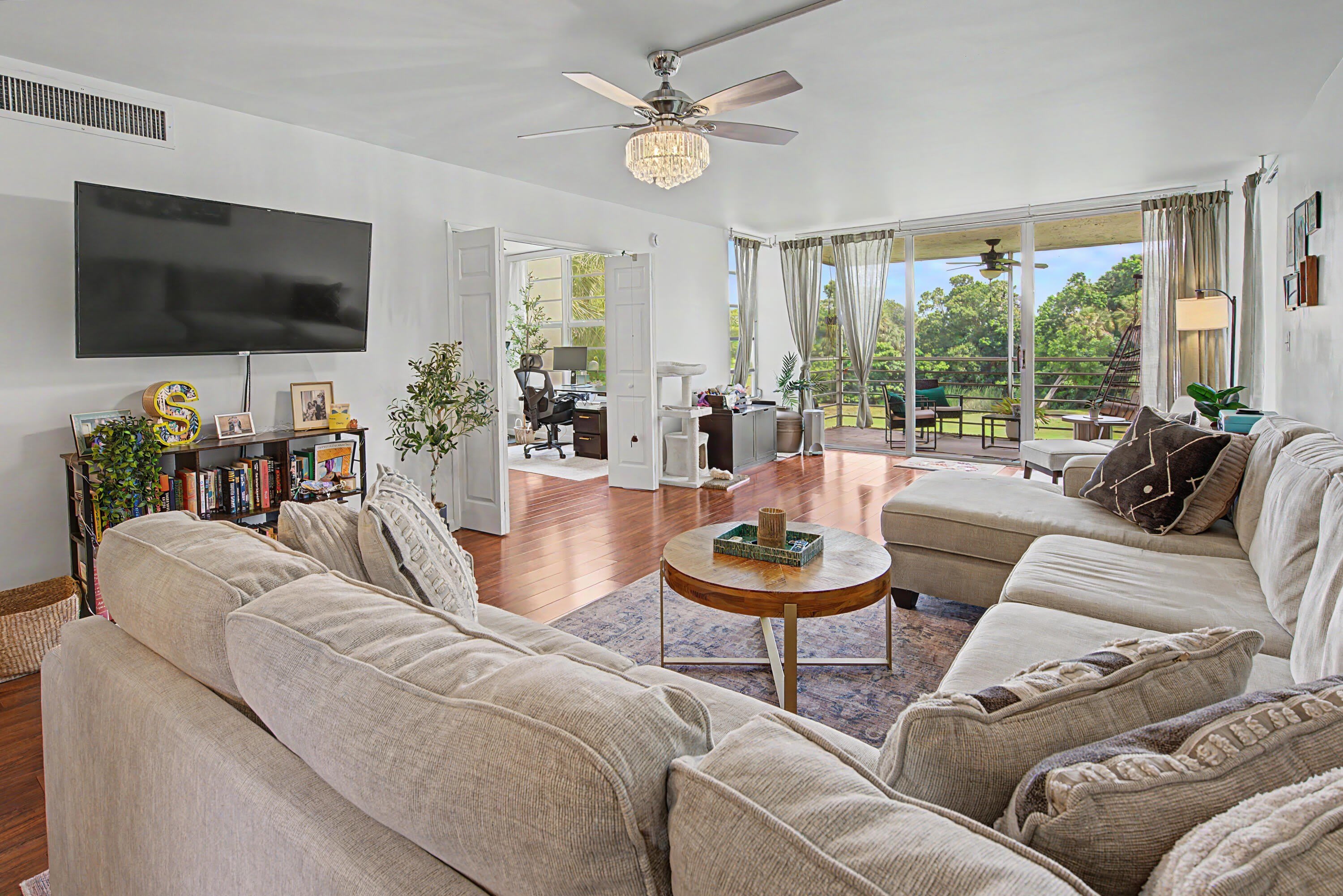 3930 OAKS CLUBHOUSE Drive – photo 2