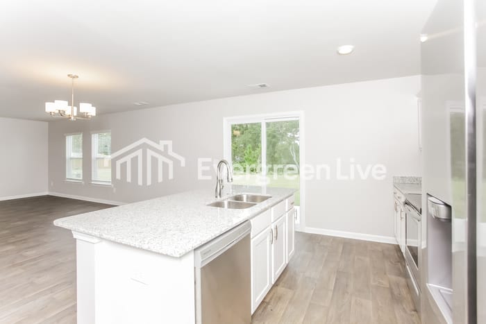 805 Vanguard Street – photo 3