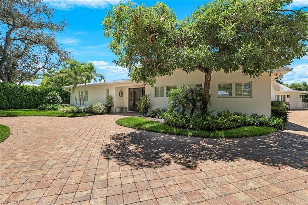 642 6th Ave N – photo 3