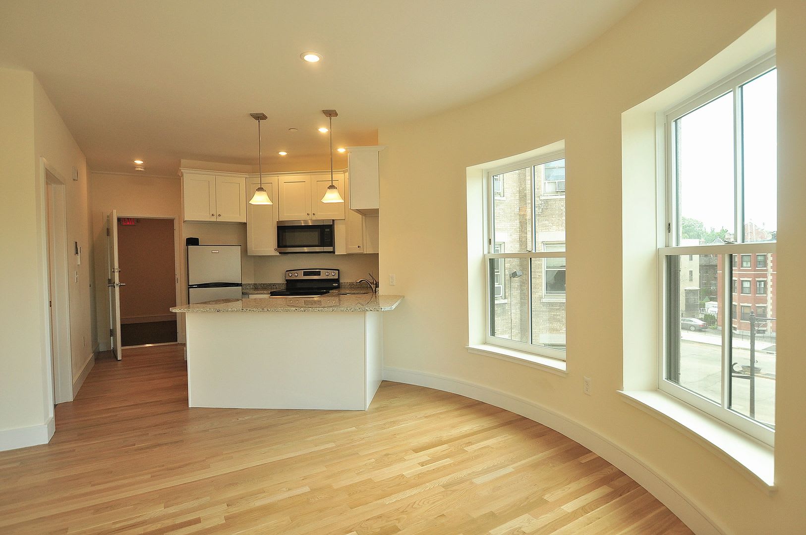 Beautiful Sunny 1 Bed With W D Available 9 1 – photo 1