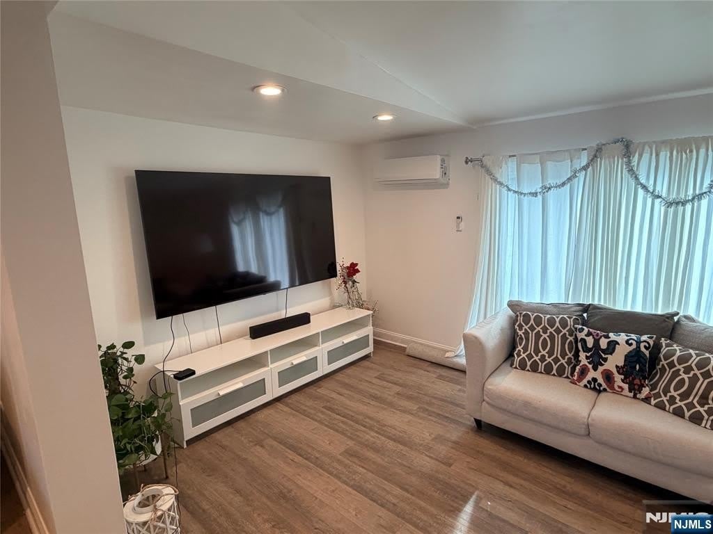 347 Forest Avenue – photo 5