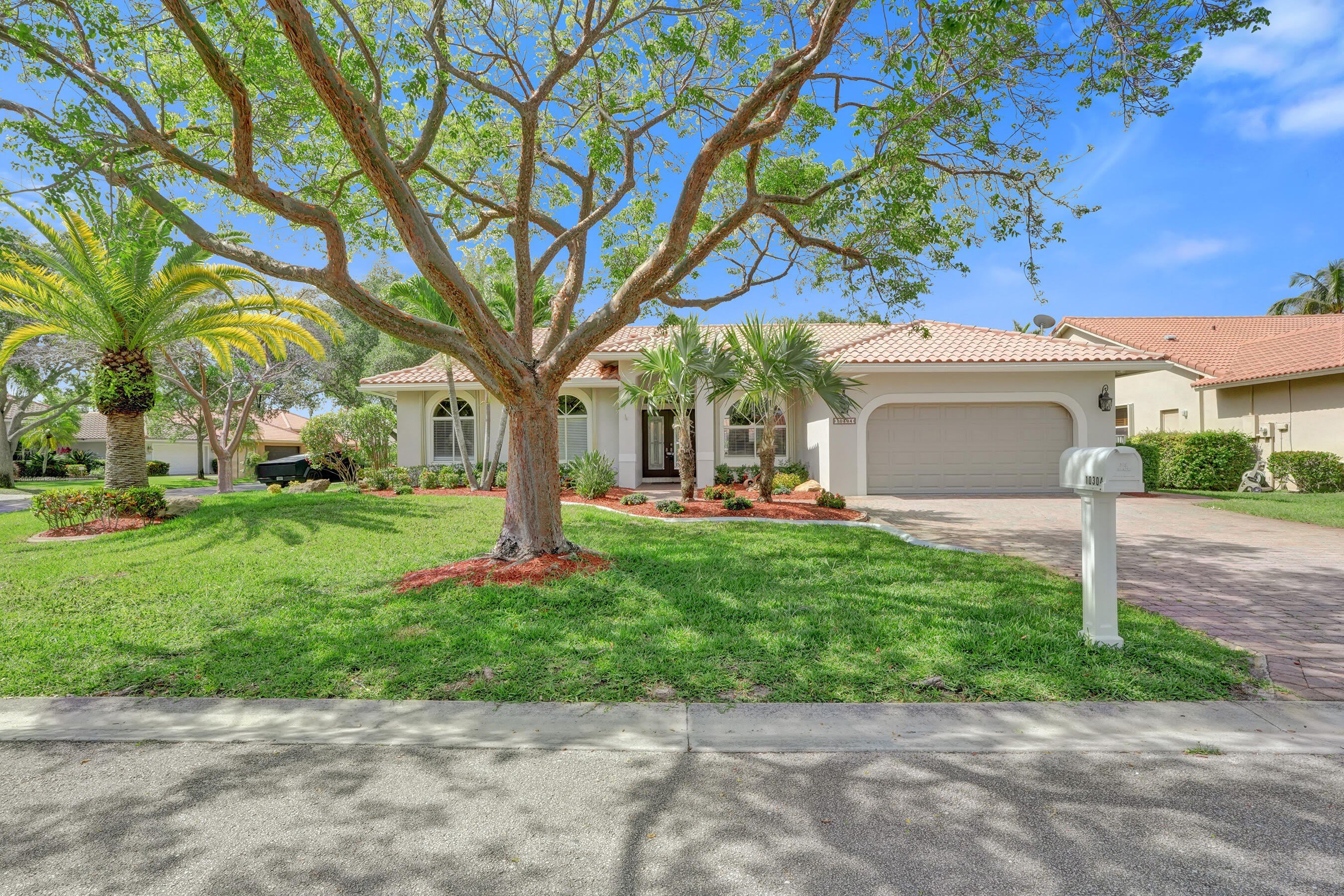 10304 NW 50th Court – photo 1