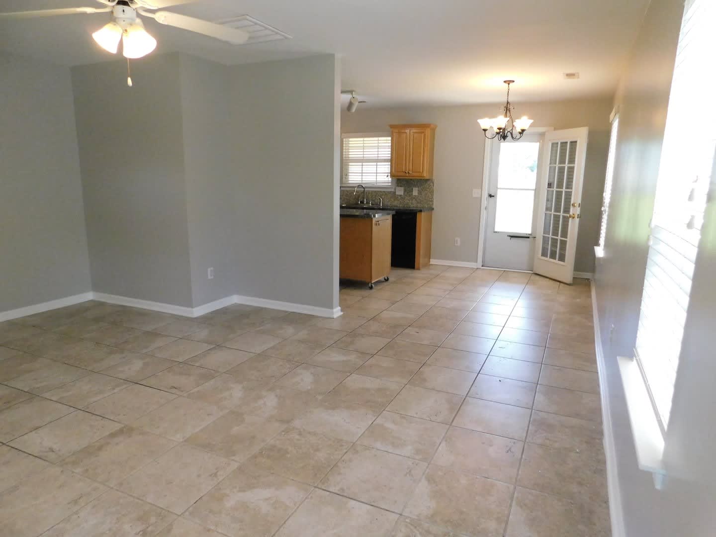 great 3 bed 2.5 bath master down – photo 3