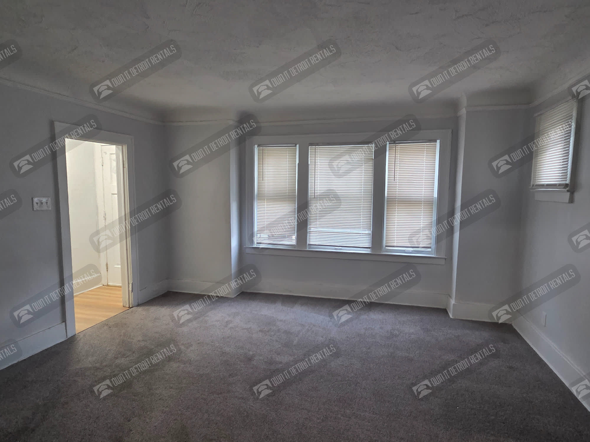 2500 Glendale St – photo 3
