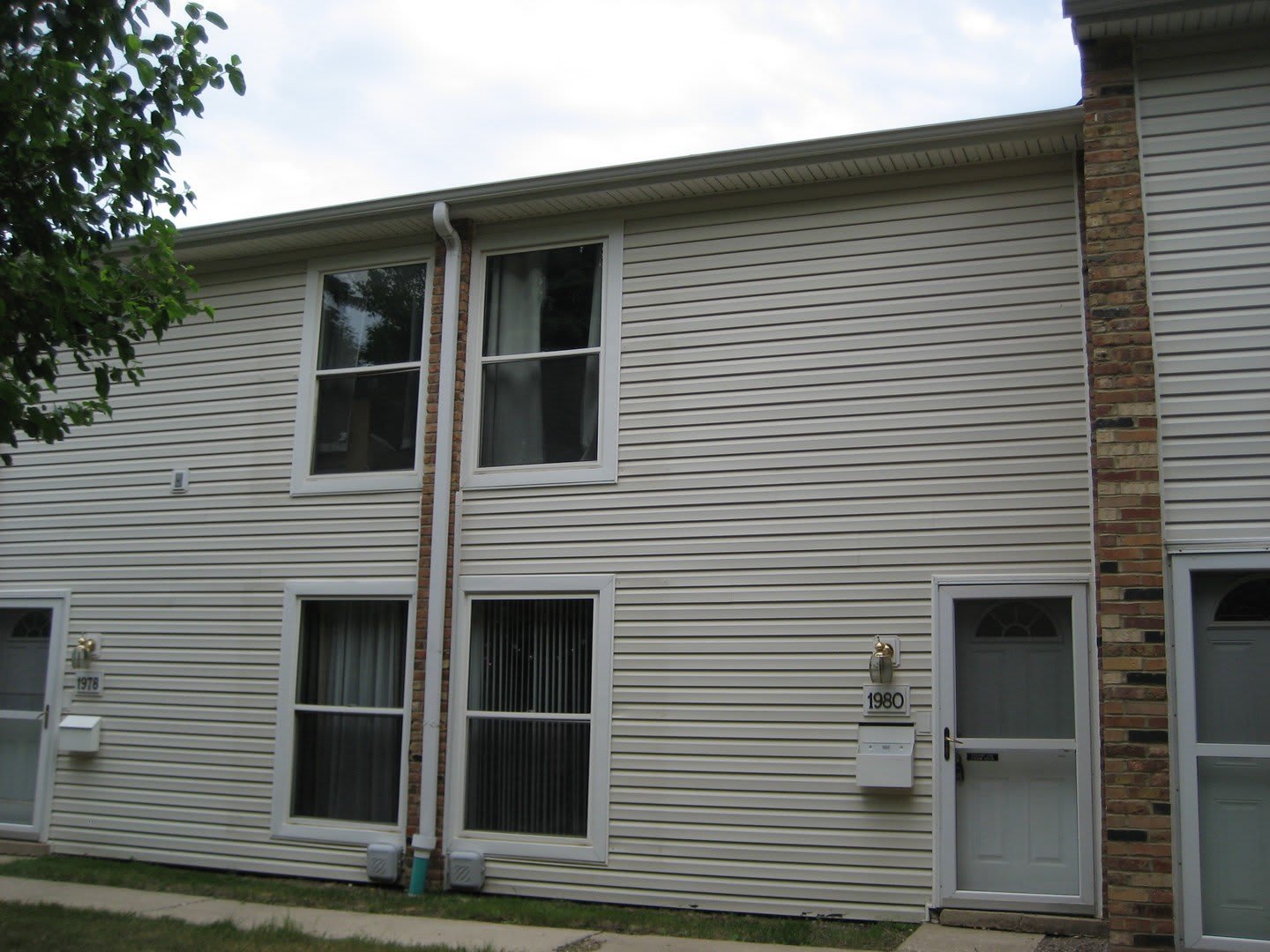 1980 Huntington Boulevard – photo 1