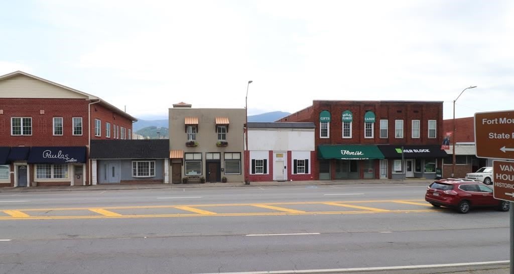 114 n 3rd Avenue – photo 2