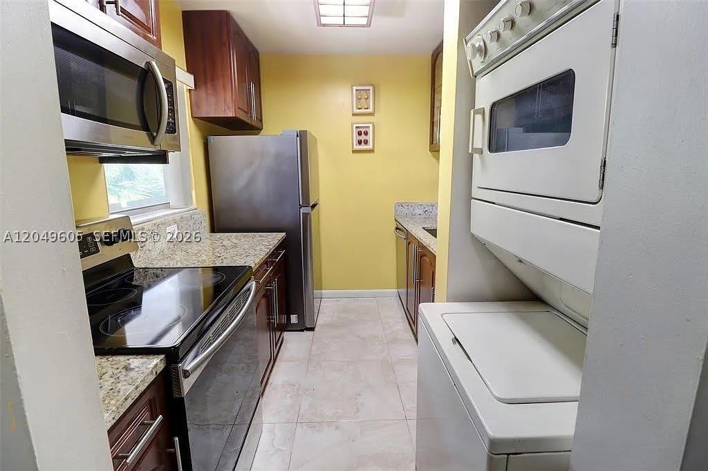 3246 NW 102nd Ter – photo 2