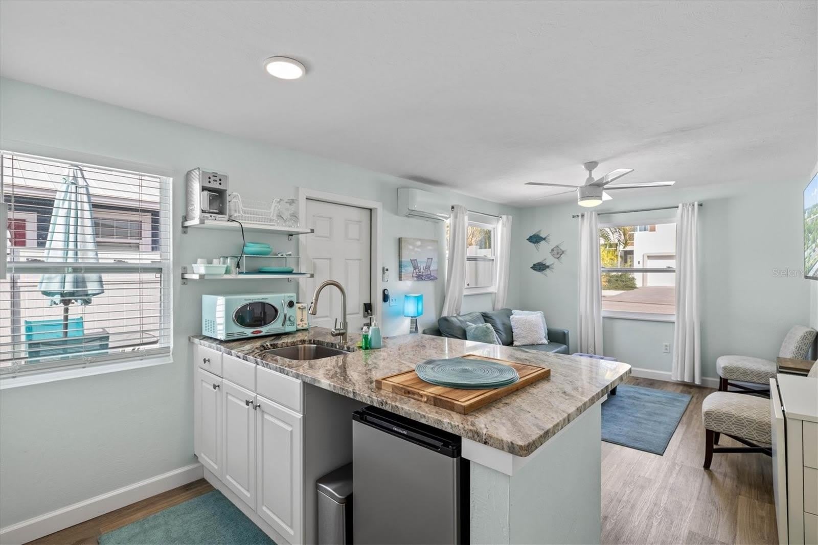 2084 GROVE Street – photo 3