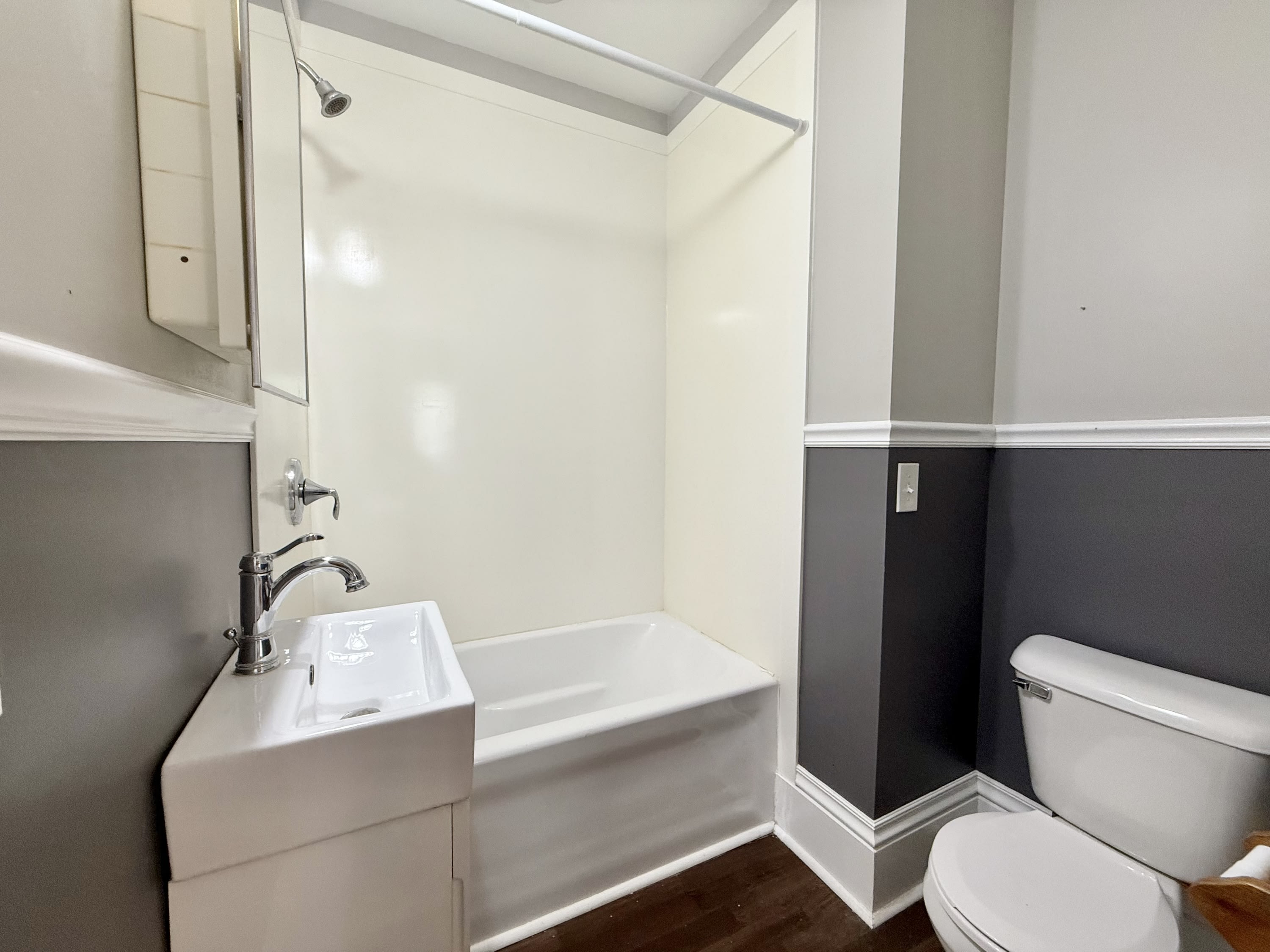 242 West Main Street – photo 3