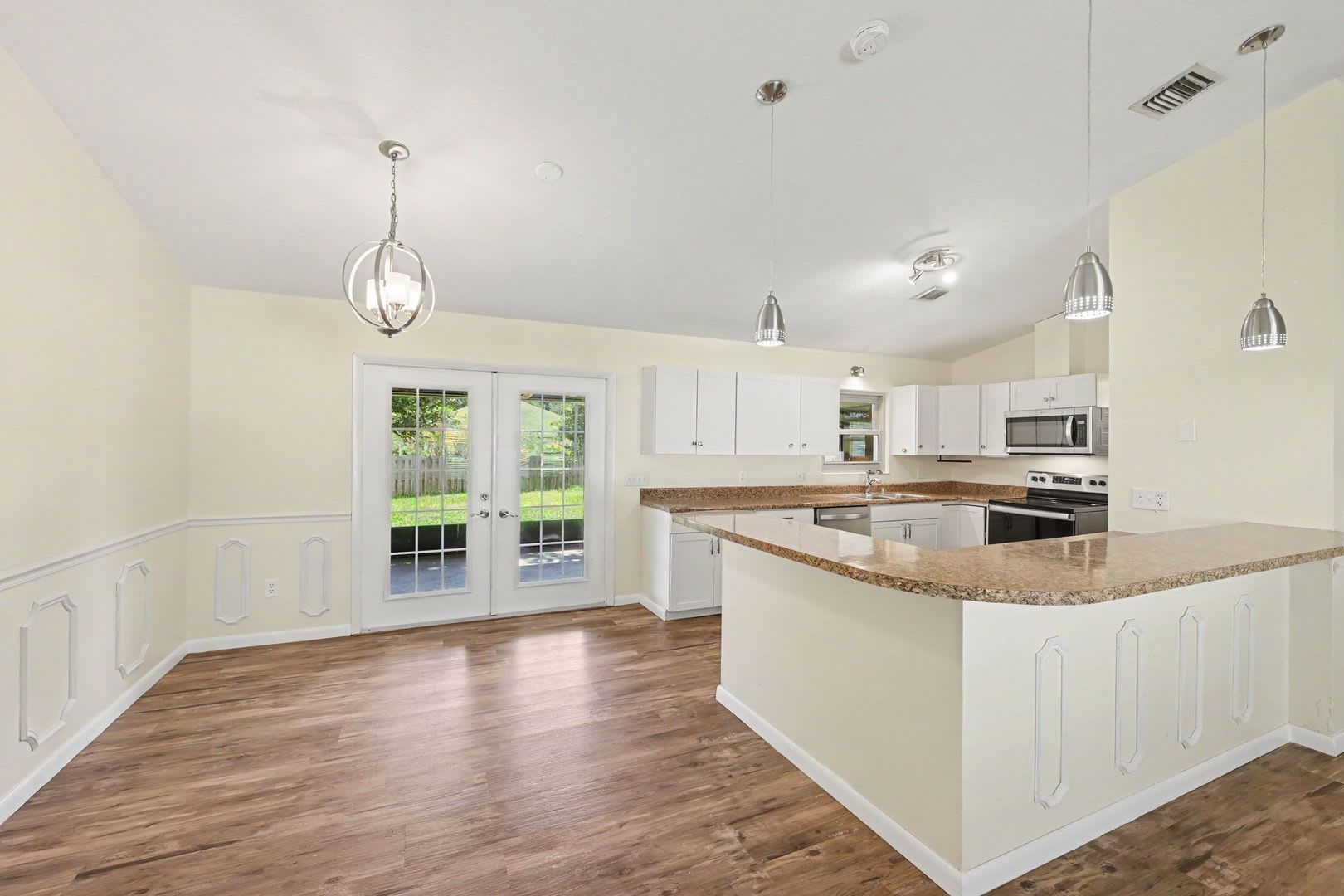 1242 Laconia Street – photo 4