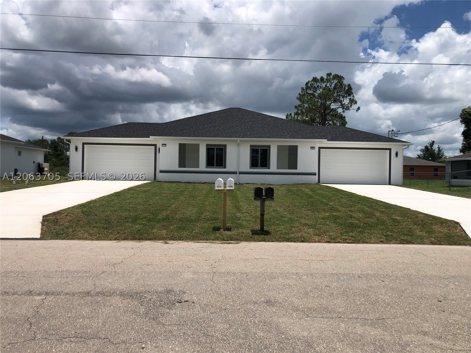 4572 Golfview Blvd – photo 1