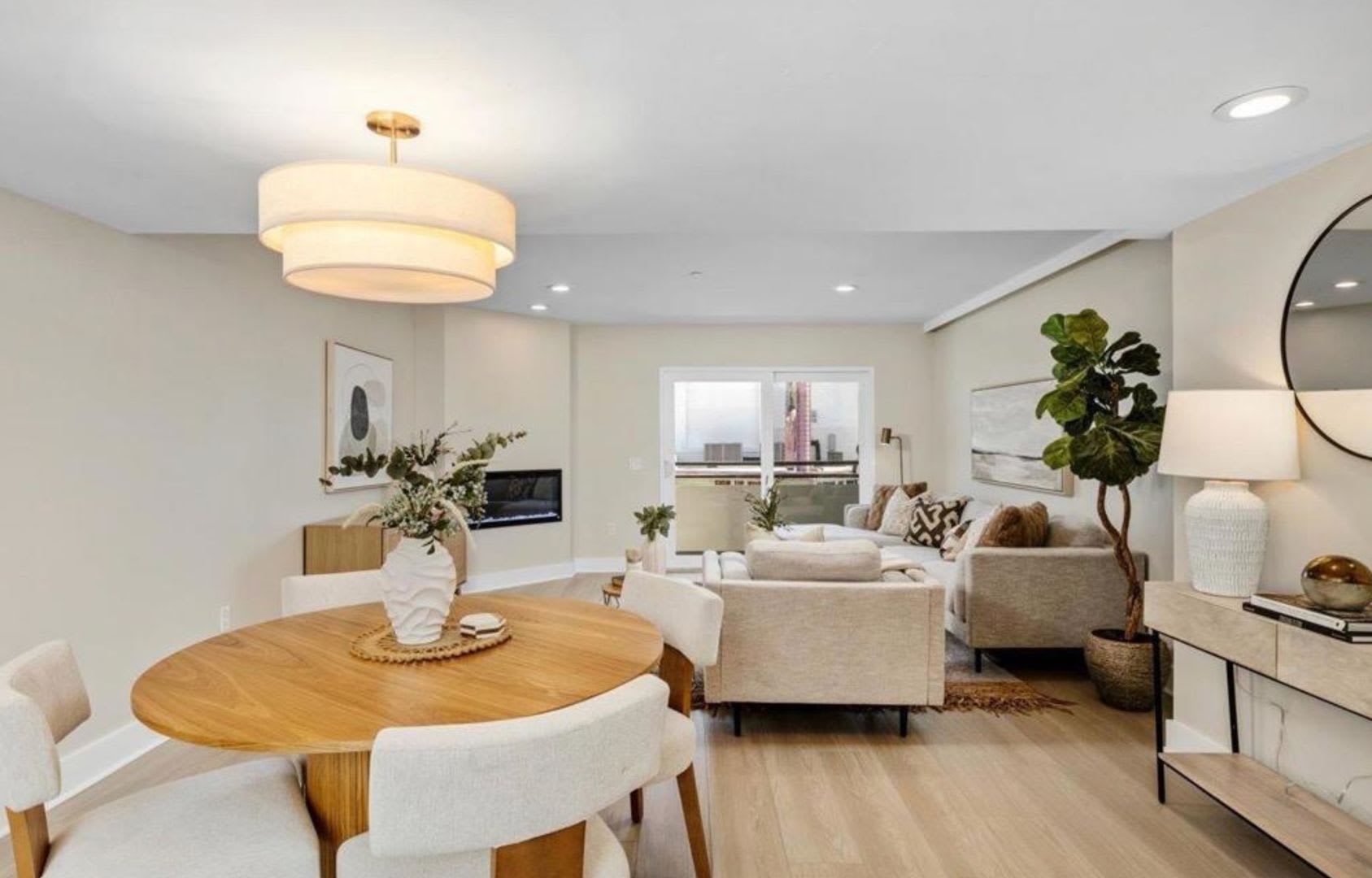 Live in a Penthouse with Private Rooftop Deck, just 4 blocks from the Beach – photo 5