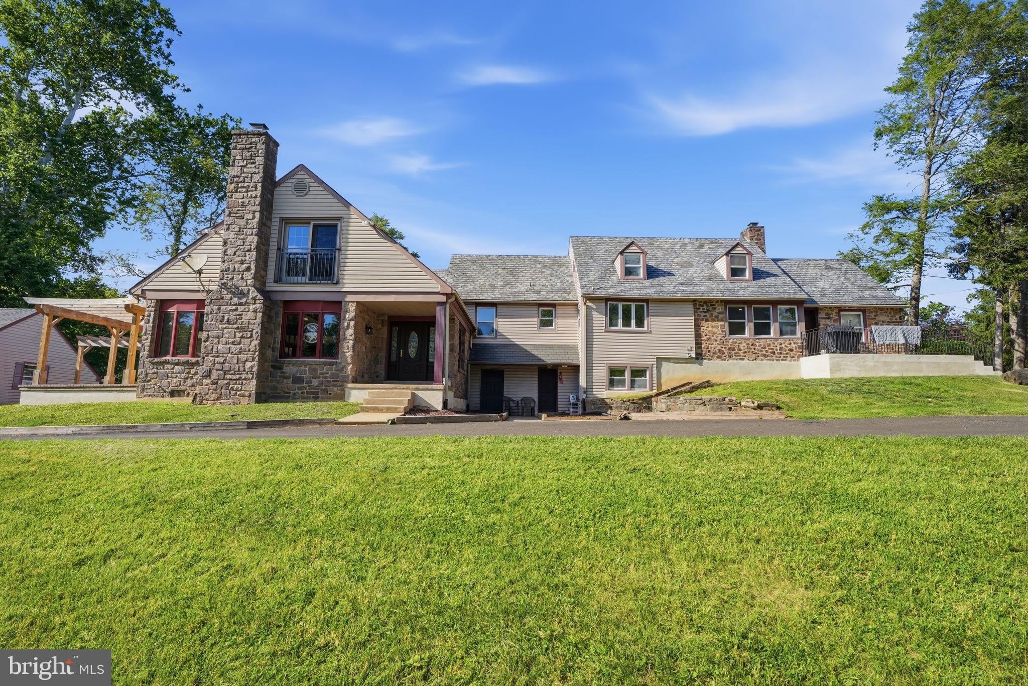 612 BUSTLETON Pike – photo 1