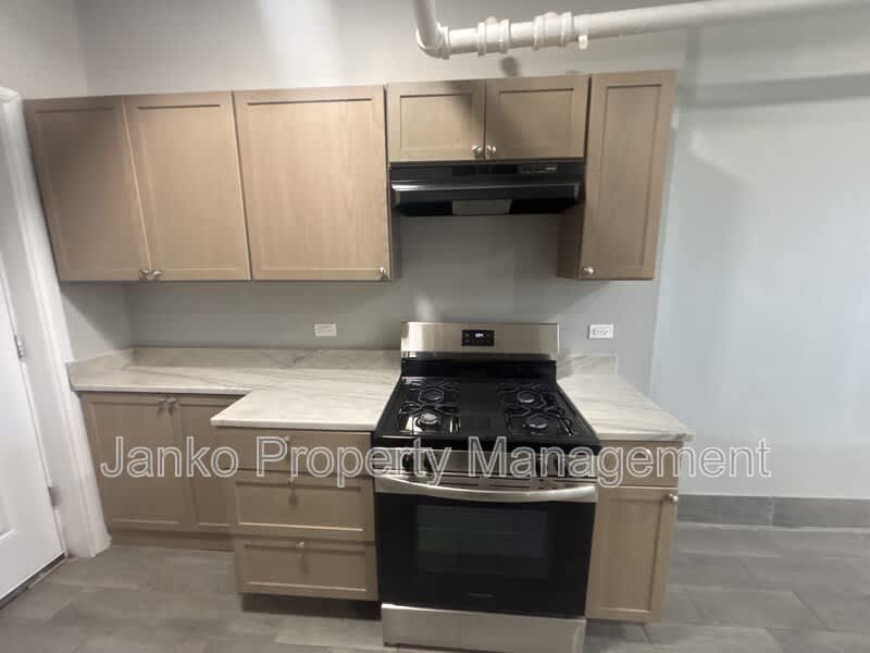 658 E 81st St – photo 1
