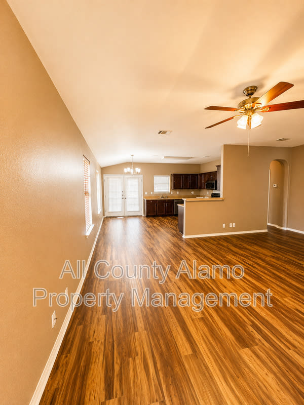 9006 Pinseeker – photo 1