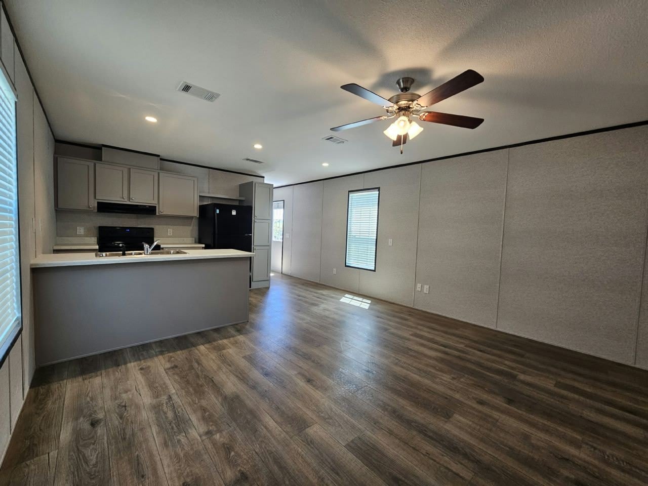 511 Suwanee Drive – photo 2