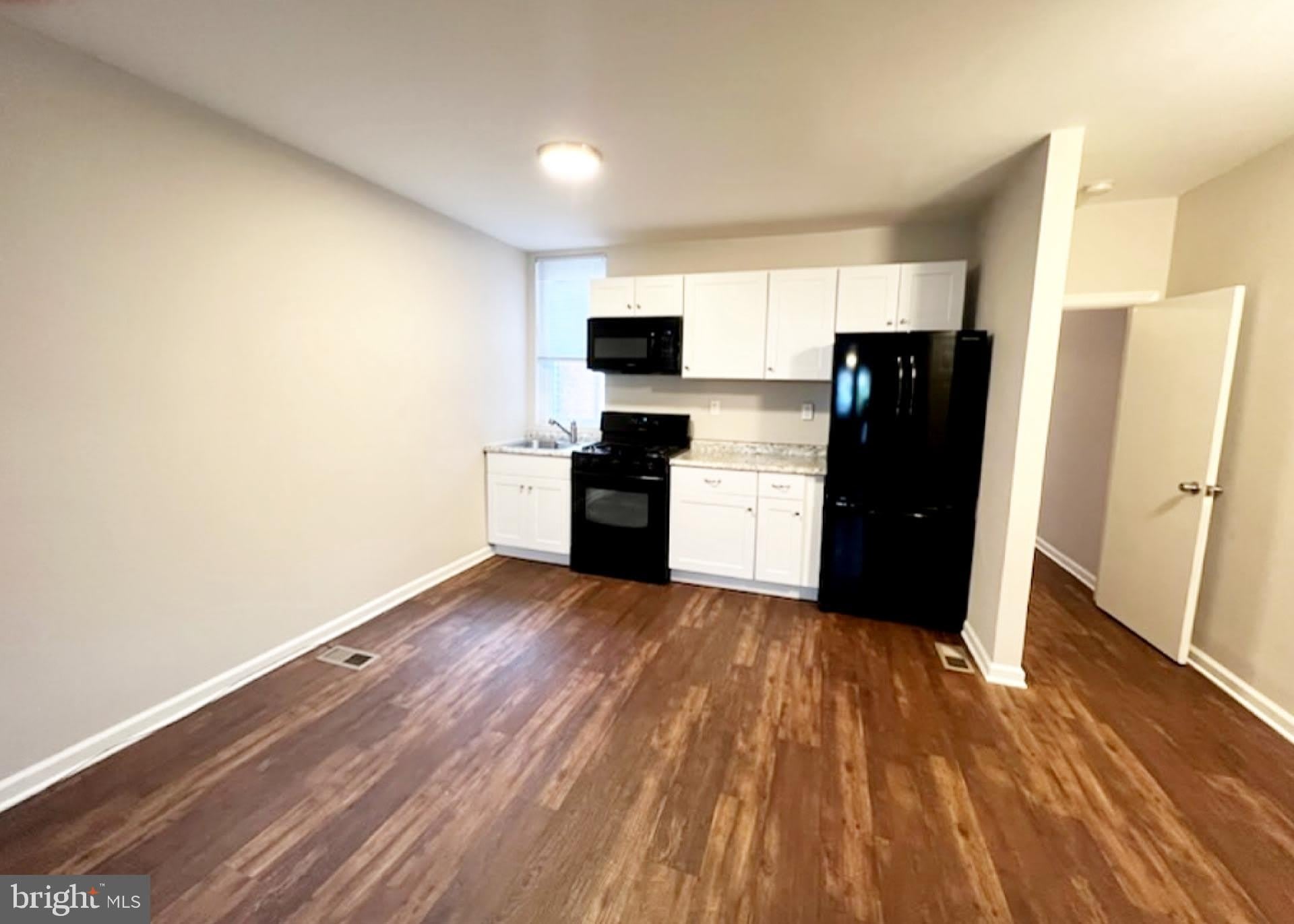 5815 CATHARINE Street – photo 2