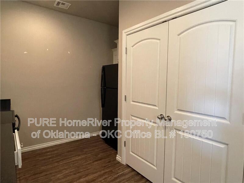 1032 SW 92nd St – photo 4